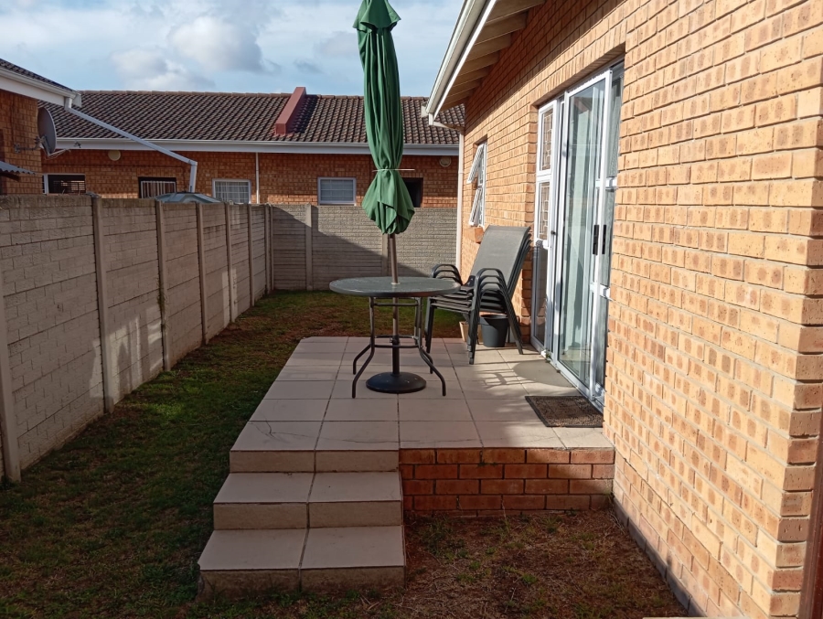 2 Bedroom Property for Sale in Kabega Park Eastern Cape